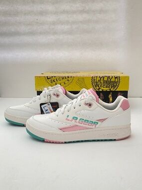 L.A. Gear by Skechers "Hot Shots Low" Sneakers Size: 6.5